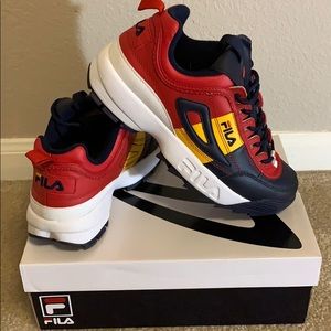 I am selling these Disruptor 2 Premium Fila’s